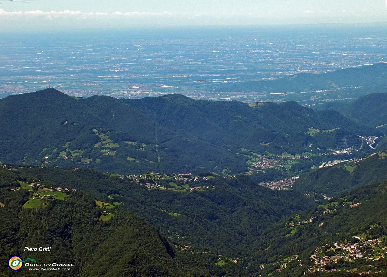 48 Zoom verso Canto Alto e Zogno....JPG